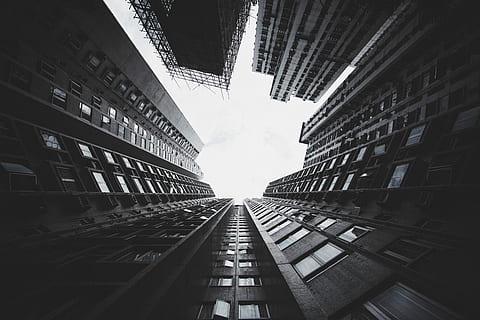 vista occhio di vermi, costruzione, Basso, fotografia ad angolo, alto, sorgere edifici, architettura, grattacielo, Torre, impalcatura, struttura costruita, esterno dell'edificio, città, cielo, alto - alto, giorno, nessuno, Inquadratura dal basso, natura, edificio per uffici esterno, direttamente sotto, quartiere residenziale, all'aperto, ufficio, nuvola - cielo, riflessione, finestra, prospettiva decrescente, appartamento, composito digitale, distretto finanziario, 5K, CC0, dominio pubblico, privo di copyright
