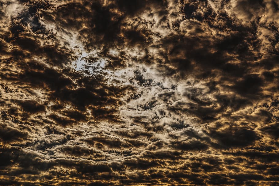 gramàtica, dramàtica, núvols, cel, humor, núvols dramàtics, l'estat d'ànim del temps, núvols foscos, formen núvols, atmosfera, bonic, núvols de tempesta, naturalesa, hdr, cel cobert, núvol - cel, cloudscape, temps, posta de sol, a l'aire lliure, cel dramàtic, fosc, fons, núvol, vespre, escenics, llum solar, resum, cap gent, bellesa a la natura, escenics - natura, vista d’angle baix, tranquil·litat, escena tranquil·la, idíl·lic, marc complet, por, tempesta, cel malhumorat, meteorologia, ominós, 5K