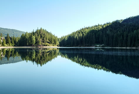 pemandangan, gunung, alam, langit, awan, siang hari, lingkungan Hidup, hutan, tinggi, danau, tepi danau, mirroring, danau gunung, wallpaper alam, di luar rumah, refleksi, indah, pohon, air, scenics - alam, ketenangan, adegan yang tenang, keindahan di alam, tepi laut, menanam, simetri, idilis, langit cerah, tidak ada orang, adegan non-urban, hari, danau refleksi, 4K, CC0, domain publik, bebas royalti