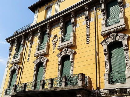 fasáda, starý, salò, Itálie, architektura, budova, staré budovy, starý dům, okno, balkón, exteriér budovy, Dějiny, stavba, nízký úhel pohledu, nikdo, žlutá, den, rezidenční čtvrti, Příroda, venku, nebe, minulost, město, slunečního světla, osvětlovací zařízení, vzor, 2K, CC0, veřejná doména, bez autorských práv