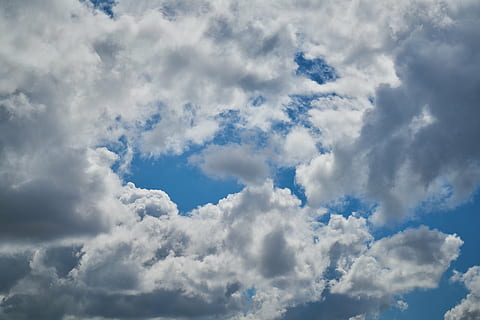 Wolke, Blau, Wolken, Weiß, Landschaft, Natur, weiße Wolken, Himmel, Hintergrund, Zusammensetzung, Platz, unglaublich, Luft, wunderschönen, Atmosphäre, Umwelt, hoch, Textur, draussen, Tag, Es liegt in der Luft, Tapete, Muster, Jahreszeit, abstrakt, großartig, Frühling, Detail, wolke - himmel, Hintergründe, Wolkengebilde, Wetter, keine Leute, nur himmel, Umgebung, Schönheit in der Natur, bedeckt, weiße Farbe, Wind, flauschige, Szenen - Natur, Sonnenlicht, idyllisch, draußen, Freiheit, hell, Meteorologie, Klima, Weichheit, 8K, CC0, gemeinfrei, lizenzfrei