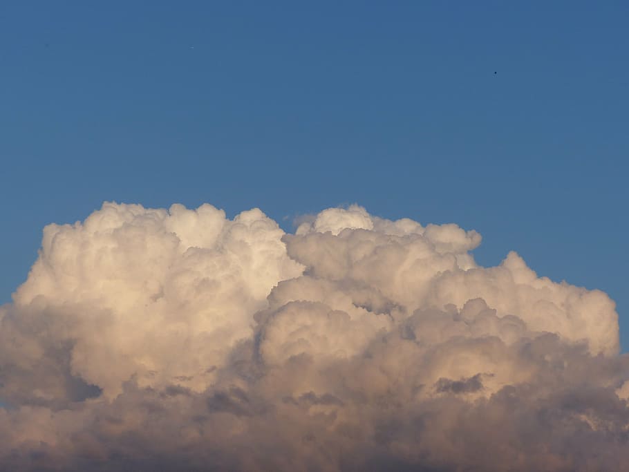 núvols, cel, blau, posta de sol, formen núvols, cel cobert, núvol - cel, bellesa a la natura, naturalesa, cap gent, escenics - natura, fons, cloudscape, atmosfera, idíl·lic, còpia espai, tranquil·litat, a l'aire lliure, esponjós, llum solar, vent, suavitat, brillant, 4K