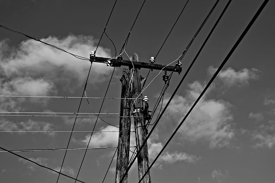 juoda ir balta, pilonas, kabelis, srovė, villanypózna, energijos, stulpelyje, viela, Debesuota, dangus, debesis - dangus, žemas kampo vaizdas, ryšį, pobūdį, nėra žmonių, elektros energijos, jėgos linija, dieną, kuro ir energijos gamyba, maitinimo šaltinis, elektros balionas, technologijos, lauke, polius, sudėtingumą, transportavimas, metalo, transporto būdas, telefono linija, 5K