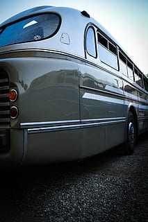 ikarus, autobús, oldtimer, ciutat, disseny, ikarus, autobús, turisme, turista, tours, transport, viatjant, viatge, cotxe, vehicle terrestre, mode de transport, pneumàtic, cel, manera de transport, automòbil, estacionari, dia, cap gent, estil retro, a l'aire lliure, cotxe d'època, faro, viatjar, naturalesa, aparcament, reflexió, metall, luxe, 2K, CC0, domini públic, lliure de regalies