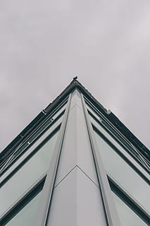 low-angle, hvid, bygning, lavvinkelfotografering, beton, lav vinkel, udsigt, fotografering, en grå, arkitektur, bygget struktur, bygning udvendig, himmel, blå, lav vinkel visning, moderne, ingen mennesker, høj - høj, by, natur, kontorbygning udvendig, sky - himmel, udendørs, dag, kontor, skyskraber, tårn, direkte under, hjørne, 5K, CC0, offentligt domæne, royaltyfrie