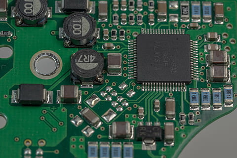 vert, circuit imprimé, montrant, processeur d'ordinateur, planche, électronique, ordinateur, traitement de l'information, Les données, CPU, circuits, puce, La technologie, lignes, centre de contrôle, trace, joint de soudure, planche de montage, ingénierie électrique, l'informatique, microprocesseur, numérique, information, développeur, puce informatique, Industrie électronique, industrie, équipement informatique, lien, carte mère, fermer, équipement, personne, complexité, couleur verte, partie informatique, arrière-plans, plein cadre, la communication, nombre, à l'intérieur, équipement électrique, composant électrique, magasin d'électronique, 4K, CC0, domaine public, libre de droits