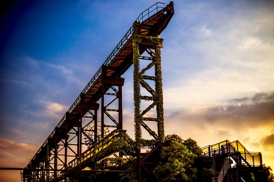 costruzione, tramonto, arancia, colorato, industria, gru, attrezzatura, industriale, architettura, silhouette, struttura, metallo, urbano, tecnologia, vecchio, Vintage ▾, acciaio, cielo, Inquadratura dal basso, nuvola - cielo, struttura costruita, natura, all'aperto, nessuno, albero, ponte, macchinario, pianta, giorno, blu, estrazione, ponte - struttura fatta dall'uomo, acqua, 5K