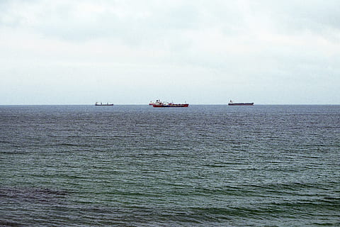 seascape skott, filma, marinmålning, skott, landskap, hav, transport, nautiska fartyget, Frakt transport, industriellt fartyg, frakt, vatten, lastbehållare, industri, containerfartyg, transportsätt, tankfartyg, hamn, inget folk, dag, himmel, moln - himmel, horisont, scenics - natur, fartyg, natur, horisont över vatten, vid vatten, företag, utomhus, kryssningsfartyg, 4K, CC0, offentligt domän, royaltyfria