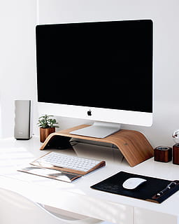sølv imac, Skærm, top, Brun, træ-, rack, imac, tastatur, mus, computer, højttalere, skrivebord, hvid, teknologi, digital, bord, indendørs, trådløs teknologi, ingen mennesker, forbindelse, stilleben, bærbar informationsenhed, kopiere plads, bærbar, papir, meddelelse, møbel, computerudstyr, offentliggørelse, digital tablet, Bestil, blank, 1080P, CC0, offentligt domæne, royaltyfrie