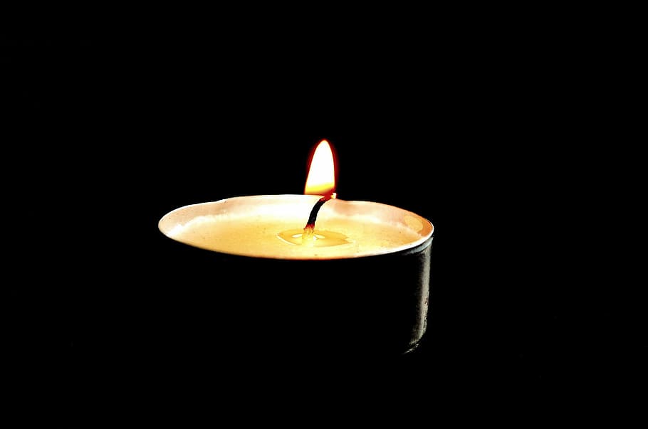 tændte, Brun, lyslygte lys, ofre, ild, hvil i fred, belysning, baggrund, hukommelse, milepæl, lys, flamme, sort baggrund, varme - temperatur, brænding, studio skud, brand - naturligt fænomen, indendørs, tæt på, ingen mennesker, kopiere plads, belyst, natur, glødende, mørk, hjemlige værelse, mørkt rum, belysningsudstyr, skåret ud, te lys, 1080P