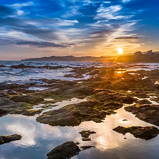 Brun, klipper, strand tapet, solnedgang, strand, costa, blå, himmel, orange, bølger, skyer, Mijas, malaga, andalusien, Spanien, højdepunkter, stråler, sol, vand, skønhed i naturen, sky - himmel, scenics - natur, hav, klippe, rolig scene, rock-objekt, ro, solid, natur, jord, idyllisk, ingen mennesker, orange farve, ikke-urbane scene, horisont over vand, 2K, CC0, offentligt domæne, royaltyfrie