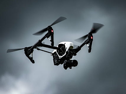 dönük, beyaz, siyah, erkek arı, multicopter, Quadcopter, helikopter, ilham vermek, dengeleme halkası, insansız, havadaki, teknoloji, stüdyo çekimi, gri arkaplan, uçan, fütüristik, açık havada, kapatmak, kablosuz teknoloji, hareket, içeriye, gözetim, fotoğrafçılık temaları, bağ, düşük açılı görünüş, iletişim, Global Konumlandırma Sistemi, hareket halinde, güvenlik, doğa, 1080P, CC0, kamu malı, telif ücretsiz