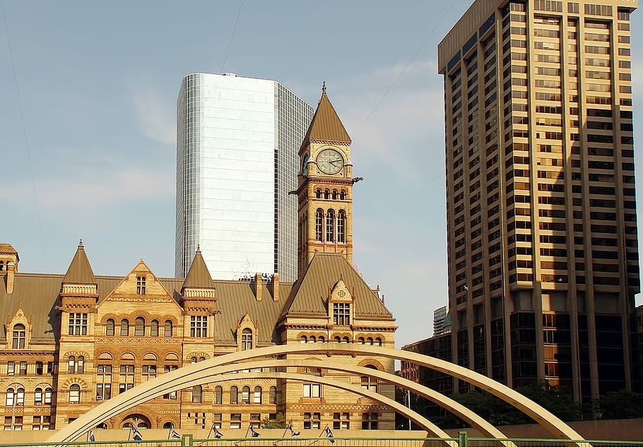 Canadà, toronto, arquitectura, rellotge, monument, edificis, ciutat, viatjar, estructura construïda, exterior de l'edifici, edifici, torre, cel, destinacions de viatge, dia, exterior d’edifici d’oficines, cap gent, naturalesa, lloc de culte, gratacels, religió, vista d’angle baix, alta - alta, Torre del Rellotge, a l'aire lliure, modern, paisatge urbà, fletxa, govern, 2K