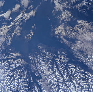 Wolkengebilde, Kosmos, Space Shuttle, Platz, Alaska, Vereinigte Staaten von Amerika, Ozean, Berge, Raumschiff, Astronaut, Fahrzeug, Raumfahrzeug, Schnee, Erde, Erkundung, Wasser, Blau, keine Leute, Hintergründe, Vollbild, Schneeflocke, Winter, Natur, kalte Temperatur, Tag, Schönheit in der Natur, High Angle View, Ruhe, draußen, gefroren, Himmel, texturiert, Muster, Nahansicht, Szenen - Natur, 2K, CC0, gemeinfrei, lizenzfrei