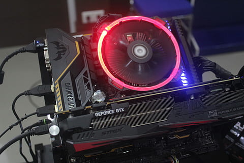 nvidia, rog festival, närbild, Foto, som oss, strix, geforce, grafik, kort, elektronisk, ljus, Utrustning, dator, rigg, transport, inget folk, konstkultur och underhållning, transportsätt, teknologi, inomhus, antik, industri, retro styled, rörelse, fokusera på förgrunden, gammal, motor, kontrollera, dag, 2K, CC0, offentligt domän, royaltyfria