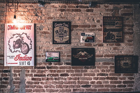 Licht, Gebäude, Ziegel, Wand, Antiquität, Ziegelwand, Beton, Design, Frames, Rau, Oberfläche, Reise, Jahrgang, Wandbau - Funktion, Text, Backstein, Kommunikation, keine Leute, westliche Schrift, Zeichen, die Architektur, gebaute Struktur, Kunst und Handwerk, Kreativität, drinnen, Poster, Darstellung, Graffiti, menschliche Darstellung, Tag, Fülle, 5K, CC0, gemeinfrei, lizenzfrei