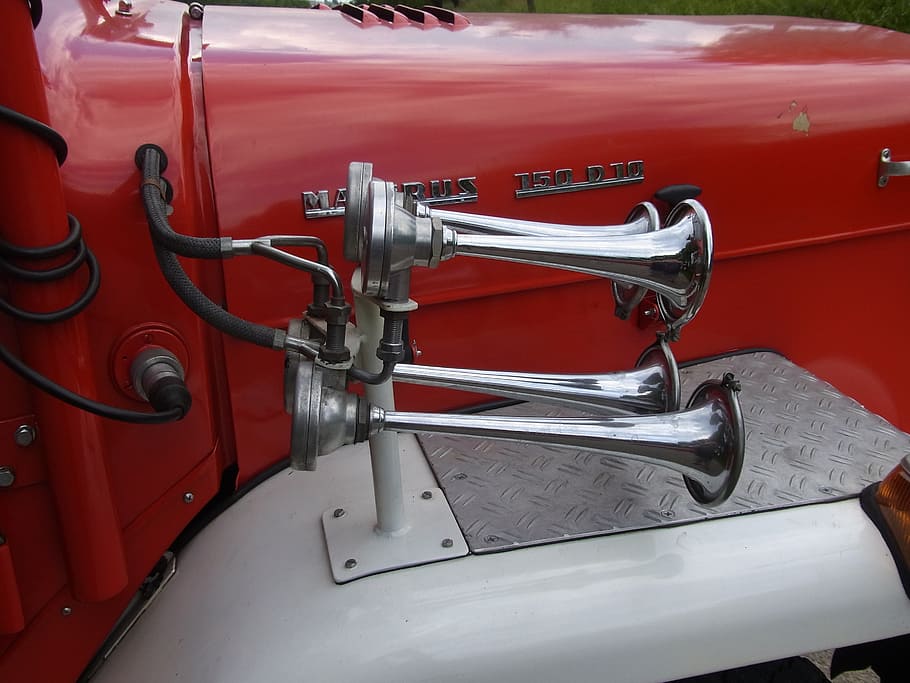 auto, oldtimer, oheň, Červené, roh, signál, hasičský vůz, kov, nikdo, způsob dopravy, detail, uvnitř, stroje, přeprava, pozemního vozidla, den, lesklý, průmysl, stříbrné barvy, retro stylu, technologie, motorové vozidlo, Historické auto, ocel, chrom, 2K