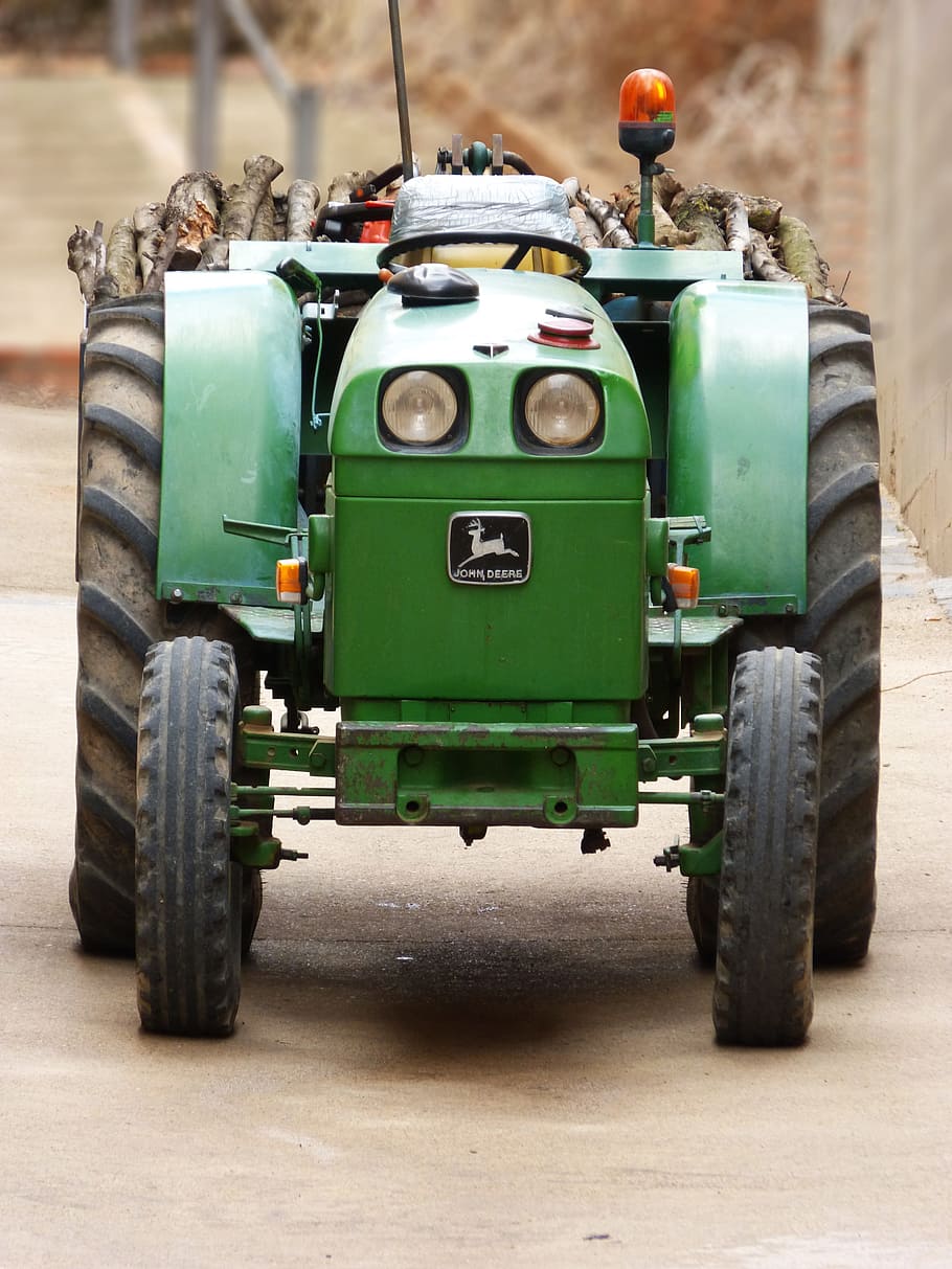 tractor, John Deere, verd, manera de transport, transport, vehicle terrestre, cotxe, automòbil, color verd, carretera, cap gent, dia, viatjar, estacionari, a l'aire lliure, terra, joguina, centrar-se en primer pla, camió, vista frontal, roda, 4K