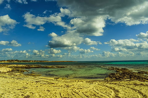 platja, buit, mar, paisatge, hivern, cel, núvols, mediterrani, Costa, ayia thekla, Xipre, núvol - cel, naturalesa, escenics, a l'aire lliure, dia, cap gent, blau, bellesa a la natura, terra, escenics - natura, aigua, tranquil·litat, escena tranquil·la, sorra, escena no urbana, horitzó, medi ambient, herba de marram, 5K, CC0, domini públic, lliure de regalies