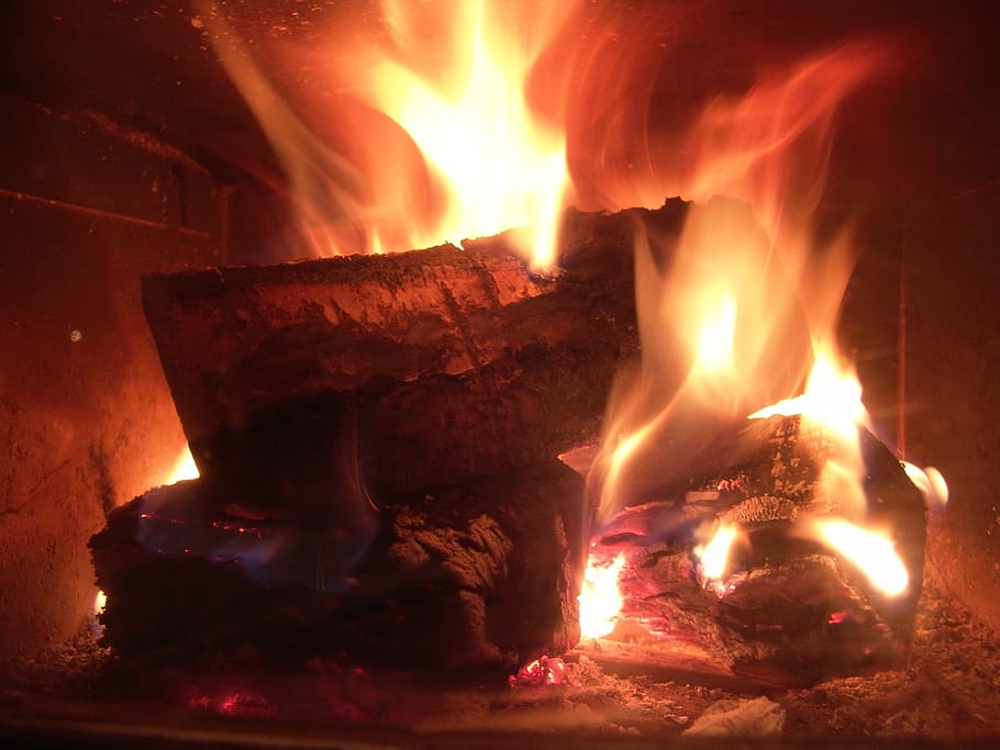 fuoco, aprire il fuoco, camino, pettini taglio del filo, fiamma, caldo, ardente, fuoco - fenomeno naturale, calore - temperatura, natura, ceppo, legno - materiale, legna da ardere, legna, nessuno, raggiante, colore arancione, movimento, avvicinamento, bruciato, carbone, legname, notte, inferno, 2K