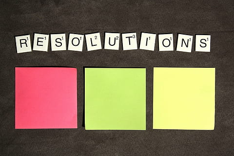 resolucions, Scrabble, pissarra, negocis, nota adhesiva, recordatori, nota, comunicació, text, guió occidental, paper, cap gent, a l'interior, primer pla, groc, còpia espai, missatge, signe, natura morta, enganxós, grup d'objectes, elecció, fons negre, fer llistes, en blanc, 720P, CC0, domini públic, lliure de regalies