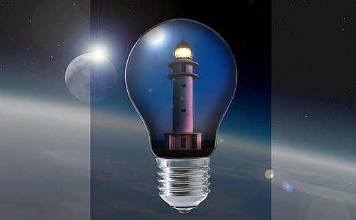 faro, dentro, illustrazione della lampadina, Luna, spazio, nuvole, luce, Pera, filo, mistico, Luna piena, cielo, acqua, nebbia, selva marine, chiaro di luna, fantasia, romanza, fiabe, paesaggio, attrezzatura per l'illuminazione, lampadina, nessuno, tecnologia, illuminato, composito digitale, natura, elettricità, blu, luce - fenomeno naturale, notte, in casa, innovazione, riflessione, energia efficiente, raggiante, 2K, CC0, dominio pubblico, privo di copyright