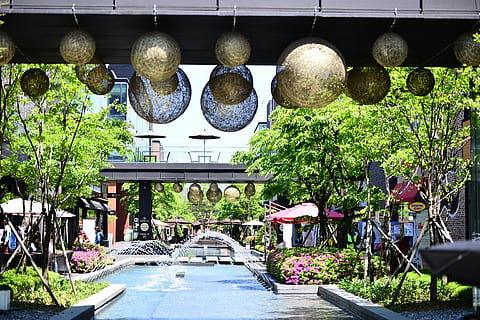 songdo, kernel work, landscape, garden, fountain, water, plant, architecture, built structure, nature, tree, no people, day, growth, outdoors, front or back yard, hanging, lighting equipment, green color, park, building exterior, formal garden, potted plant, 4K, CC0, public domain, royalty free