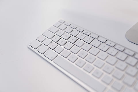 détails, Apple Imac, des ordinateurs, imac, Pomme, technologie, La technologie, ordinateur, clavier, Souris, souris magique, clavier d'ordinateur, portable, pc, l'Internet, affaires, clé d'ordinateur, équipement, personne, fermer, objet unique, Bureau, la communication, équipement informatique, Technologie sans fil, lien, partie informatique, à l'intérieur, prise de vue en studio, couleur blanche, moderne, mise au point sélective, couleur argentée, 4K, CC0, domaine public, libre de droits