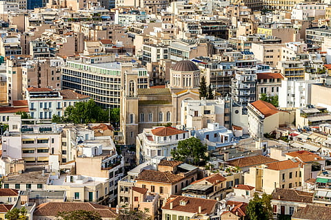 alt, fotografia de construcció d’ascens, edifici de gran alçada, fotografia, paisatge urbà, arquitectura, ciutat, escena urbana, europa, sostre, lloc famós, horitzó urbà, vista aèria, exterior de l'edifici, estructura construïda, cultures, ple de gent, casa, edifici, multitud, barri residencial, vista d’angle alt, comunitat, dia, marc complet, fons, a l'aire lliure, destinacions de viatge, naturalesa, apartament, 4K, CC0, domini públic, lliure de regalies
