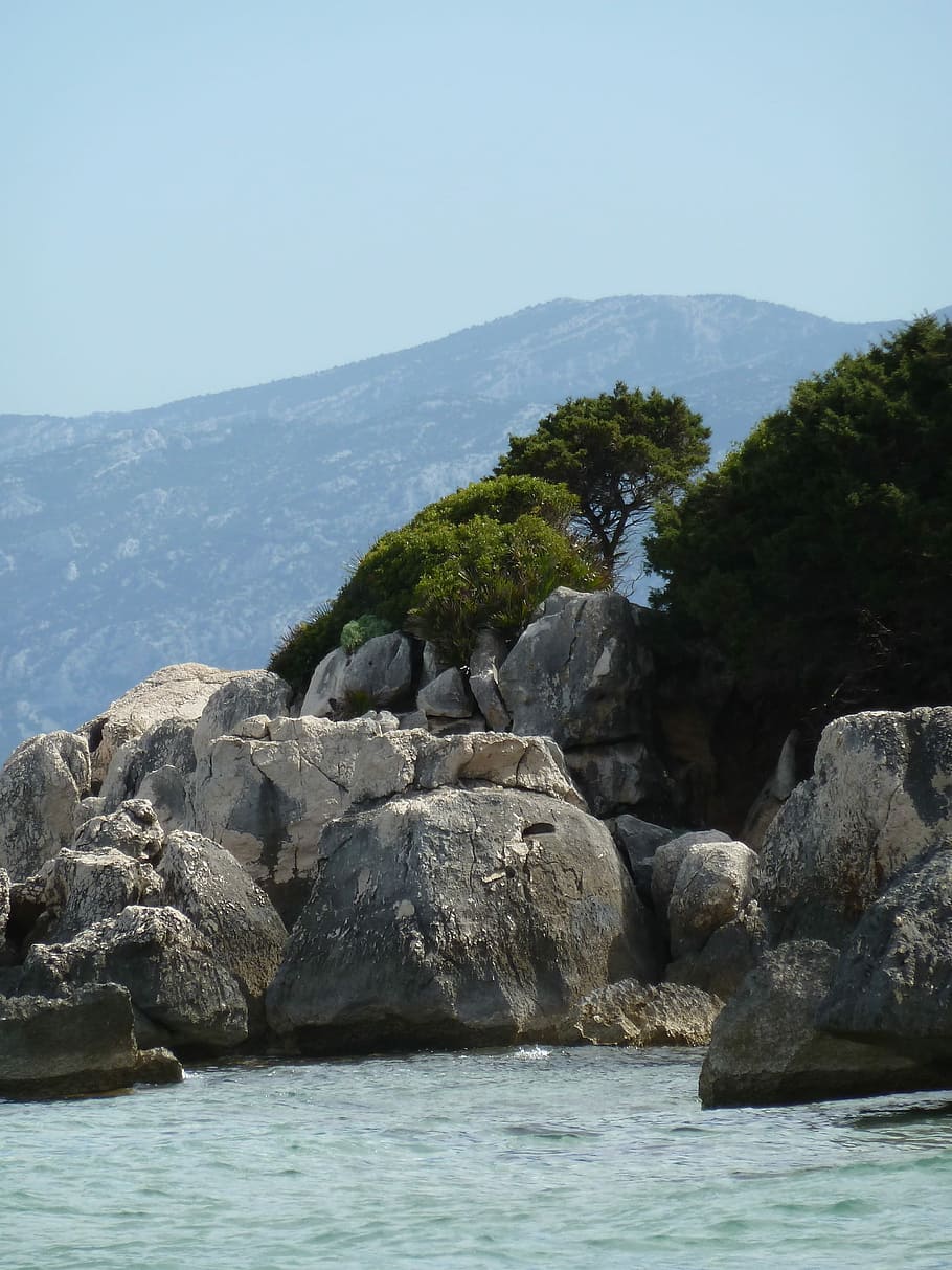 mare blu, sardegna, Italia, roccia, rocce, blu, mare, viaggio, acqua, spiaggia, natura, vacanza, costa, panoramico, baia, riva, pietra, all'aperto, orizzonte, sole, soleggiato, med, roccia - oggetto, Paesaggi, montagna, paesaggio, scenics - natura, solido, bellezza nella natura, lungomare, cielo, giorno, la tranquillità, scena tranquilla, albero, nessuno, pianta, scena non urbana, terra, marino, 2K