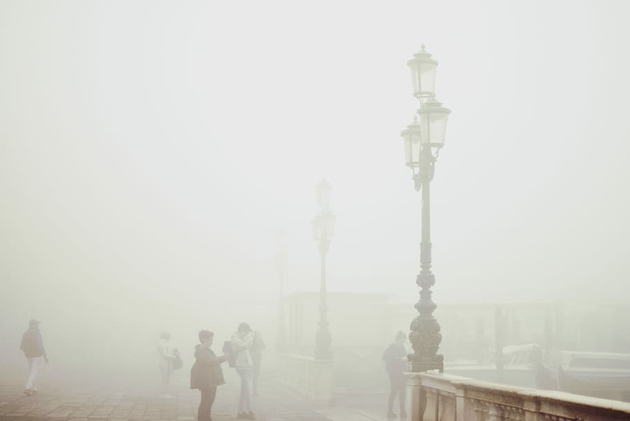 foto, bambini, in piedi, calcestruzzo, roa, fotografia di silhouette, gruppo, persone, parco, coperto, nebbia, nube, ponte, lanterna, architettura, città, struttura costruita, gruppo di persone, natura, destinazioni di viaggio, Torre, persone reali, esterno dell'edificio, cielo, viaggio, turismo, uomini, a piedi, giorno, vita di città, all'aperto, 2K
