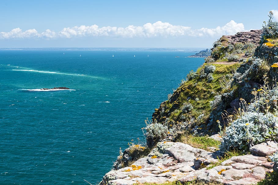 moře, boční, brittany, voda, scenics - příroda, Příroda, krása v přírodě, nebe, Skála, den, klid, klidné scény, pevný, nikdo, rock - objekt, mrak - nebe, přistát, venku, modrý, vysoký úhel pohledu, rostlina, 2K