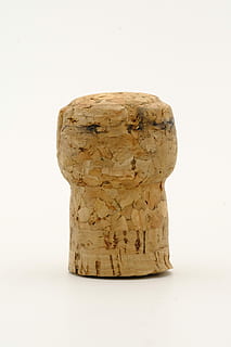 kurk, spul, sluiting, deksel, wijnkurken, studio opname, witte achtergrond, binnenshuis, geen mensen, uitknippen, stilleven, enkel object, detailopname, voedsel, eten en drinken, door de mens gemaakt, hout - materiaal, door de mens gemaakt object, kopie ruimte, kurk - stop, kunst en ambacht, welzijn, volledige lengte, aflaat, stack, 5K, CC0, publiek domein, royaltyvrij