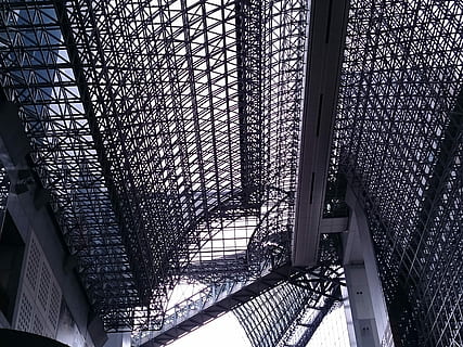 peisaj, tavan, zăbrele, construită, arhitectură, model, în interior, nici o persoana, vedere unghiulară joasă, zi, metal, sticlă - material, caracteristică arhitecturală, acoperiş, proiecta, modern, clădire, protecţie, fereastră, natură, arhitectură și artă, 5K, CC0, domeniu public, fără drepturi de autor