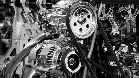 motore automobilistico cromato, motore, auto, motore dell'auto, il motore, veicolo, automobile, mezzi di trasporto, energia, metallo, tecnologia, macchina, carburante, cromo, velocità, settore automobilistico, meccanico, brillante, metallico, ingegneria, lucidato, trasporto, box auto, Ingranaggio, bianco e nero, modo di trasporto, macchinario, parte del veicolo, veicolo terrestre, nessuno, parte della macchina, veicolo a motore, ruota, avvicinamento, motociclo, industria, catena, in casa, 5K