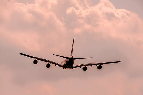 vlucht van vliegtuigen, vliegtuig, folder, vlieg, machine, luchthaven, Jet, landen, passagiersmachine, vliegmachine, opstijgen, verkeer, reizen vliegtuig, avond, luchtvaart, startbaan, luchtverkeer, commercieel vliegtuig, luchtvoertuig, vervoer, vliegend, hemel, reizen, lucht, passagier, wijze van transport, bedrijf, wolk - lucht, zonsondergang, mid-air, natuur, reis, dramatische hemel, geen mensen, beweging, schemer, landing - neerhalen, cloudscape, aankomst, Luchtvaartindustrie, 5K, CC0, publiek domein, royaltyvrij