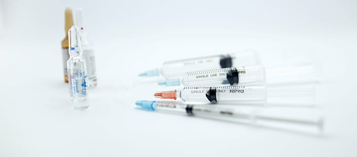 syringe, bottles photo, medical, healthcare And Medicine, medicine, injecting, medical supplies, needle, sharp, studio shot, vaccination, white background, care, illness, narcotic, indoors, medical condition, no people, white color, plastic, close-up, 4K, CC0, public domain, royalty free