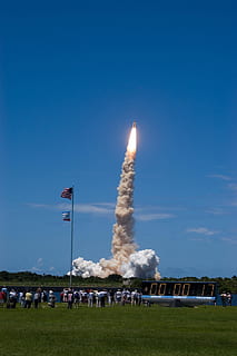 ruimteschip, begin, brand, ontdekking, rook, opstijgen, ruimtehaven, Cape Canaveral, technologie, ruimte, universum, allemaal, nachtelijke hemel, hemel, astronautiek, nasa, ruimtereis, luchtvaart, astronomie, wetenschap, Onderzoek, rook - fysieke structuur, lucht, ruimtereisvoertuig, buitenshuis, ruimteonderzoek, veld-, grote groep mensen, menigte, raket, groep mensen, echte mensen, luchtvoertuig, natuur, mannen, reizen, dag, blauw, land-, heldere lucht, milieu, 2K, CC0, publiek domein, royaltyvrij