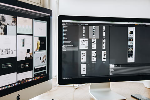 vlak, schermcomputer, monitor, macbook, laptop, technologie, software, tafel, kantoor, binnenshuis, computer, computerscherm, communicatie, geen mensen, industrie, controle, computerapparatuur, apparaatscherm, bedrijf, scherm, dag, uitrusting, muziek-, elektronische industrie, verbinding, elektrische apparatuur, 5K, CC0, publiek domein, royaltyvrij