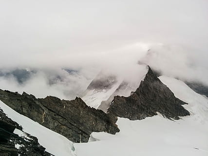 schwarz, Weiß, Berge, Berg schneebedeckend, Bergrücken, Wolke, Schnee, Gipfel, alp, Berg, Himmel, Schönheit in der Natur, Szenen - Natur, Gebirge, wolke - himmel, Nicht-städtische Szene, Natur, keine Leute, ruhige Szene, Ruhe, kalte Temperatur, Winter, Tag, Umgebung, Rock, draußen, Formation, schneebedeckter Berg, 2K, CC0, gemeinfrei, lizenzfrei