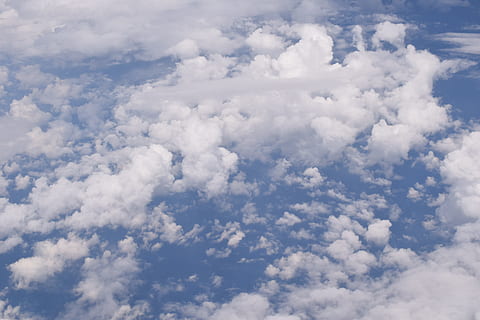 cielo, nuvole, modulo, blu, forma di nuvole, sopra le nuvole, volo, bianca, natura, tempo metereologico, aria, nuvola - cielo, giorno, sfondi, stratosfera, all'aperto, cumulo, spazio, Cloudscape, Paesaggi, soffice, Paradiso, estate, clima, meteorologia, nuvoloso, in alto, Colore bianco, bellezza nella natura, scenics - natura, nessuno, la tranquillità, scena tranquilla, idilliaco, vista aerea, Inquadratura dal basso, morbidezza, sopra, 5K, CC0, dominio pubblico, privo di copyright