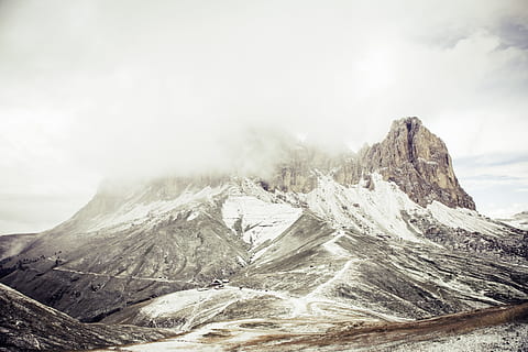 bjerg, bjerge, alpine, udendørs, vandring, gletscher, bjergpas, ferie, sne, topmøde, bjergbestigning, udsigt, Skov, eng, græs, sti, lempelse, hvile, stille, Sydtyrol, sky - himmel, scenics - natur, himmel, vinter, landskab, miljø, skønhed i naturen, kold temperatur, bjergkæde, snedækket bjerg, natur, rolig scene, ro, bjergtop, dag, ikke-urbane scene, ingen mennesker, formation, vulkansk krater, 4K, CC0, offentligt domæne, royaltyfrie