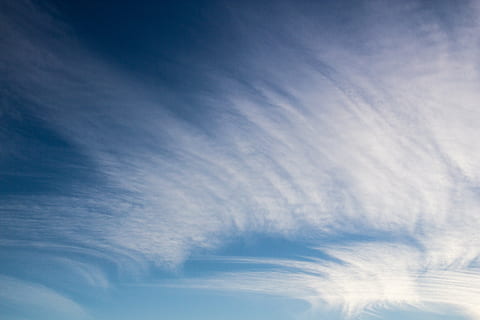 nube, cielo, forma di nuvole, Cloudscape, blu, cirro, umore, belle nuvole, umore del tempo, nuvola - cielo, nessuno, sfondi, natura, bellezza nella natura, atmosfera, meteorologia, Colore bianco, cielo drammatico, vento, scenics - natura, ambiente, all'aperto, copia spazio, clima, wispy, sfondi astratti, 5K, CC0, dominio pubblico, privo di copyright