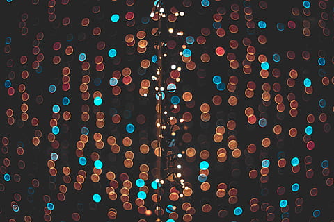 fotografia de bokeh, blanc, llums de corda, llums, textura, patró, cercle, bokeh, taronja, verd blavós, fosc, verd blau i taronja, color, llum, fons, forma geomètrica, il·luminat, forma, multicolor, marc complet, cap gent, disseny, equips d’il·luminació, gran grup d'objectes, brillant, celebració, variació, naturalesa, resum, llum - fenomen natural, nit, 4K, CC0, domini públic, lliure de regalies