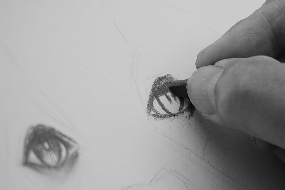 Zeichen, Zeichner, Hände, Zeichnung, Hand, Kunst, Augen, menschliches Körperteil, menschliche Hand, eine Person, Körperteil, drinnen, Nahansicht, Finger, menschlicher Finger, nicht erkennbare Person, halten, echte Menschen, selektiver Fokus, Lebensstile, Risiko, kopieren sie platz, berühren, Fokus auf den Vordergrund, Teenager, menschliches Haar, 4K