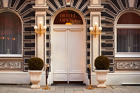 puerta, hotel, infierno, puertas, arquitectura, Entrada, arquitectura y edificios, exterior del edificio, fachada, florido, estructura construida, decoración, arco, historia, anticuado, ciudad, edificio, riqueza, Distrito residencial, equipo de iluminación, lujo, nadie, columna arquitectonica, puerta principal, elegancia, casa, escalera, característica arquitectónica, hall de entrada, estilo clásico, 1080P, CC0, dominio público, libre de derechos