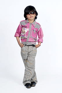 super, copil, model, copil, băiat, copilărie, super, fericit, tineri, masculin, zâmbitor, o persoana, oameni, asiatică, băieți, studio shot, drăguţ, portret, privind camera, etnie chineză, bine dispus, fundal alb, mod de viata, numai copii, lungime totală, permanent, vedere din față, în interior, haine casual, fete, elimina, nevinovăţie, femele, stiluri de viață, copil pre-adolescent, coafura, 1080P, CC0, domeniu public, fără drepturi de autor