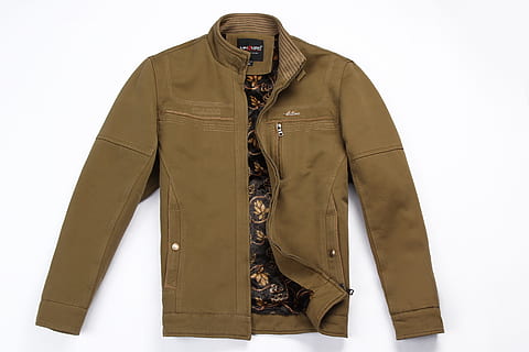 caqui, chaqueta, positivo, ropa, Fondo blanco, separar, foto de estudio, vista frontal, adulto, una persona, adentro, Moda, cuero, ocupación, en pie, negocio, capa, hombres, machos, belleza, marrón, ropa de caballero, 5K, CC0, dominio público, libre de derechos