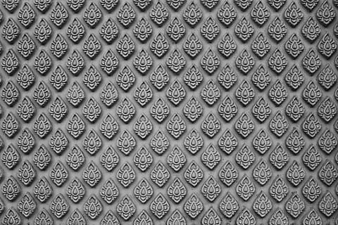 tèxtil gris, patró, disseny, textura, decoració, rajola, teló de fons, decoratiu, patró de fons, patrons vectorials, geomètric, repetir, paret, patrons geomètrics, gris, simple, fons, marc complet, cap gent, repetició, metall, forma geomètrica, forma, primer pla, arquitectura, forat, estructura construïda, a l'aire lliure, cercle, en fila, exterior de l'edifici, dia, 5K, CC0, domini públic, lliure de regalies