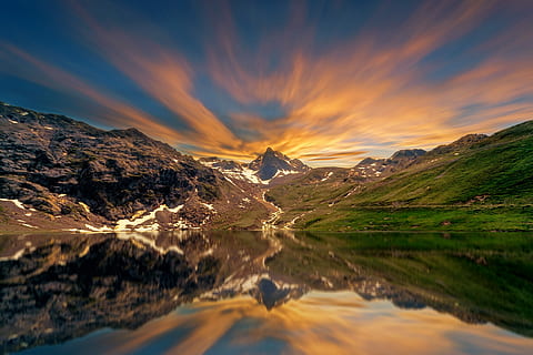 reflexe fotografie, stromy, hora, fotografování, hory, kopců, tělo, voda, odraz, jezero, mrak, sníh, západ slunce, modrý, zelená, oranžový, zátoka, zrcadlo, nebe, horská pastvina, skalnaté, scenics - příroda, krása v přírodě, klid, životní prostředí, mrak - nebe, klidné scény, Příroda, pohoří, krajina, nikdo, idylický, mimoměstské scény, rock - objekt, Skála, venku, horský vrchol, zasněžené hory, 4K, CC0, veřejná doména, bez autorských práv